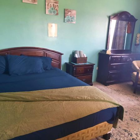 Db Tower Vacation Rental Cidade de Belize Exterior foto